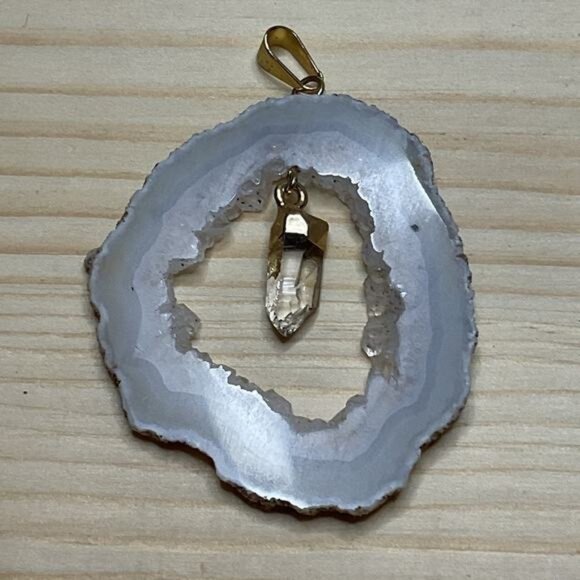 Natural Agate Slice Pendant With Crystal Accent & Gold-Tone Bail - Picture 2 of 3